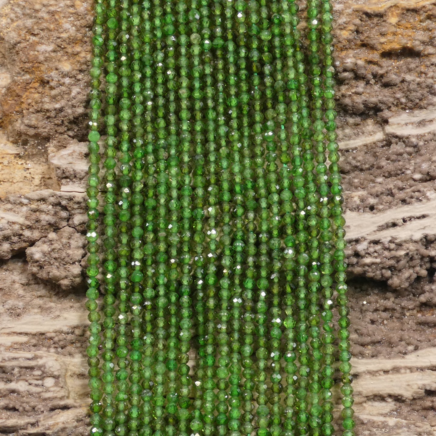Chrome Diopside Micro Faceted Round 2mm