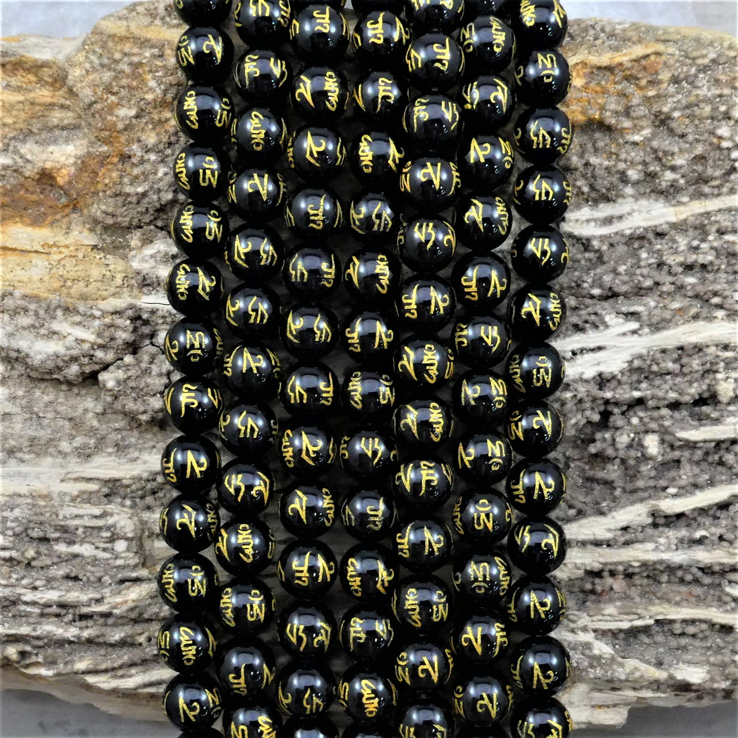 Onyx w/ Mantra Symbol Polished Round