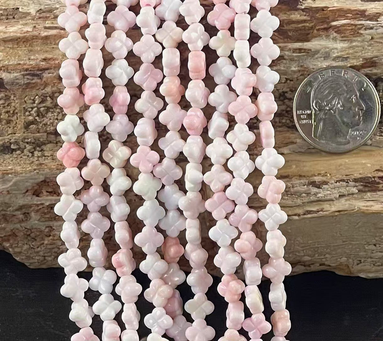 Queen Conch Shell 4 Leaf Clover Flower 8mm